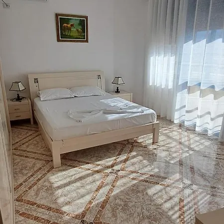 Martin Riviera Daire Avlonya